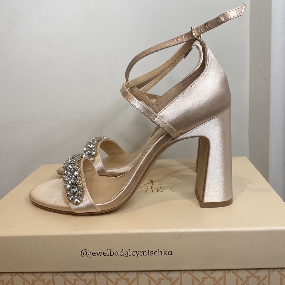 Badgley Mischka jewel heels - Picture 3 of 7